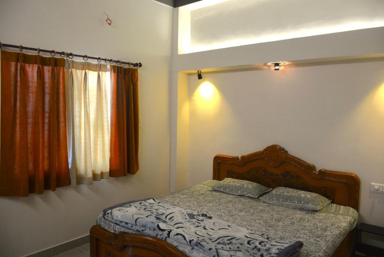 Malaiya Homestay - Grandeur Living Experience Dzsabalpur Kültér fotó